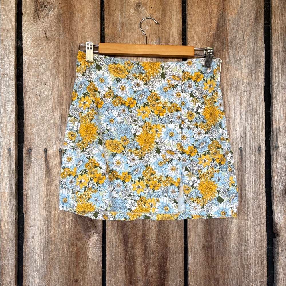 Urban Outfitters Blue & Yellow Daisy Floral Mini Skirt Size Medium Boho‎ Summer